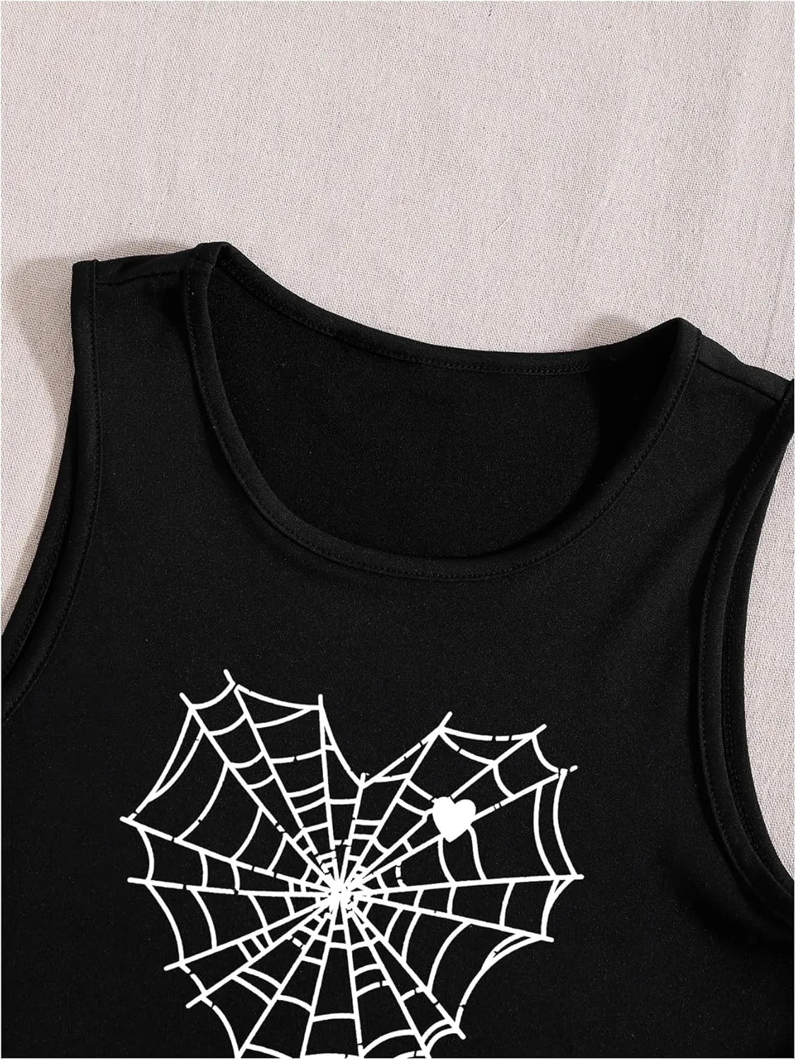 Verdusa Women's Goth Casual Round Neck Tank Tops Sleeveless Crop Top Vest