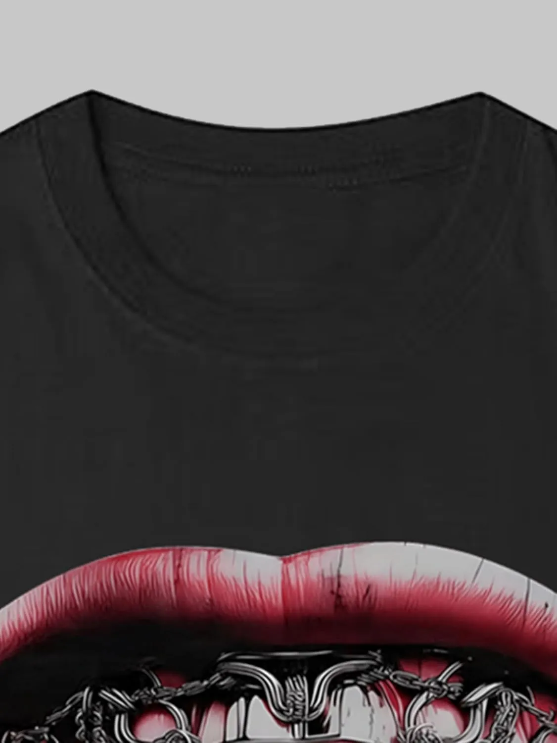 Verdusa Women's Lip Print Crop Top Oversized Y2k Crew Neck Graphic Tee
