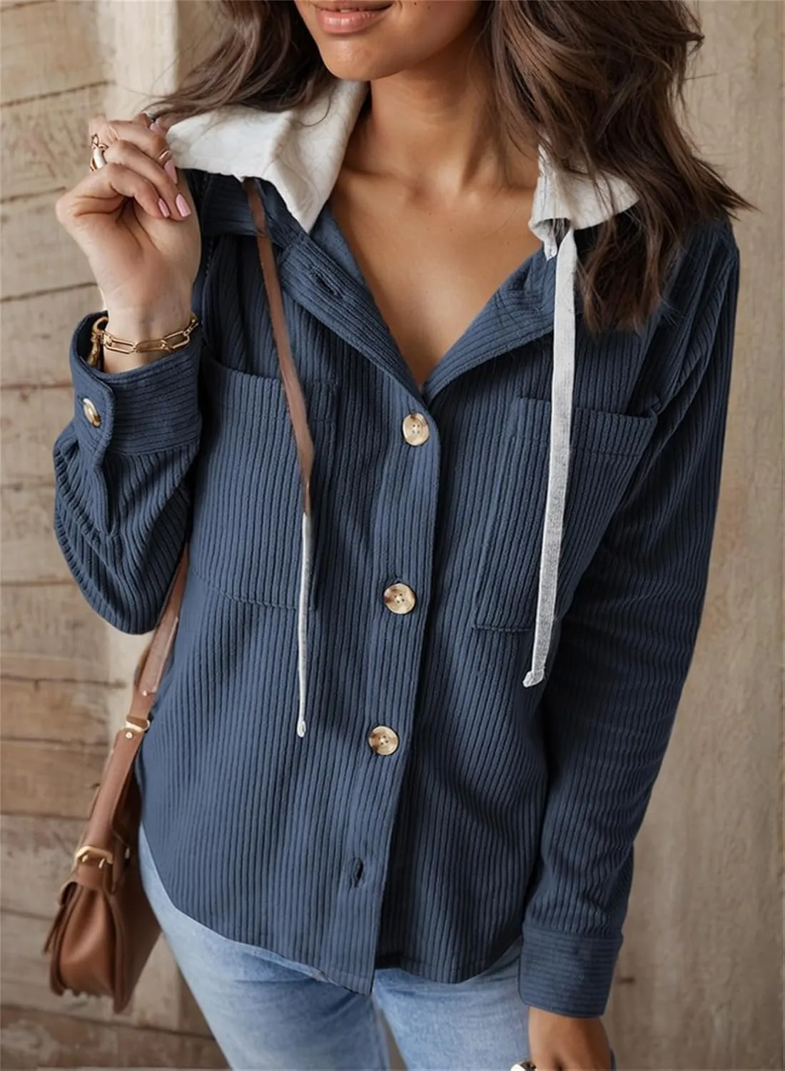 Women's Corduroy Hooded Shirt Jacket Fall Oversized Hoodie Shacket Lightweight Utility Cargo Anorak Safari Coats
